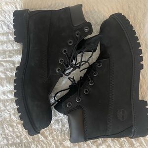 Mens Timberland 6 inch premium boots in black size 10.5